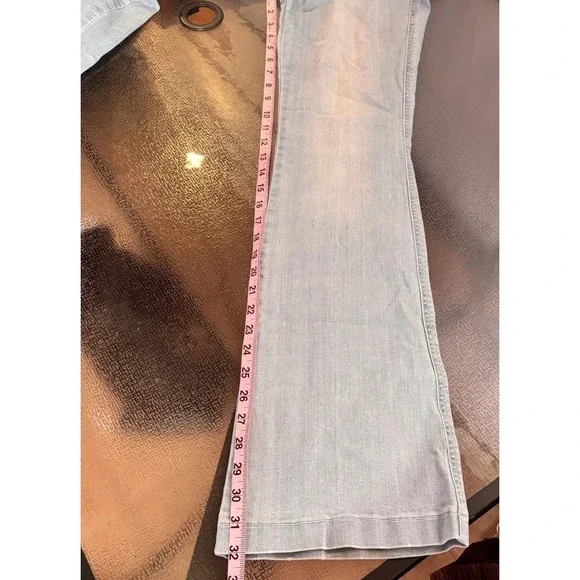 Spanx Flare Jeans Womens Large Stretch Comfort Light Wash Pull On Shapewear Blue - Picture 4 of 6